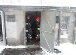 Pożar garażu w Gniewinie - 12.02.2012