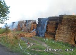 Pożar balotów słomy w Lisewie - 27.07.2013