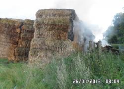 Pożar balotów słomy w Lisewie - 27.07.2013