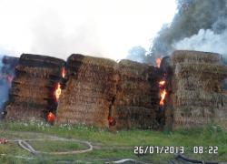 Pożar balotów słomy w Lisewie - 27.07.2013