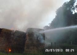 Pożar balotów słomy w Lisewie - 27.07.2013