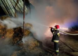 Pożar balotów siana w Bychowie - 04.09.2019