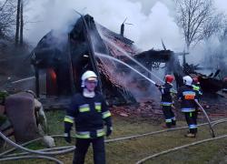 Pożar drewnianego domu w Bychowie - 23.12.2019