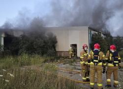 Pożar hali produkcyjnej w Kartoszynie