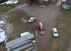 Podejrzenie przymarznięcia sarny na jeziorze Żarnowieckim - 02.03.2026