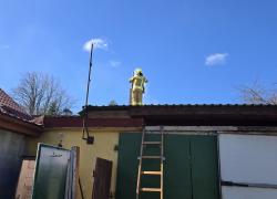 Pożar sadzy w kominie w Perlinie